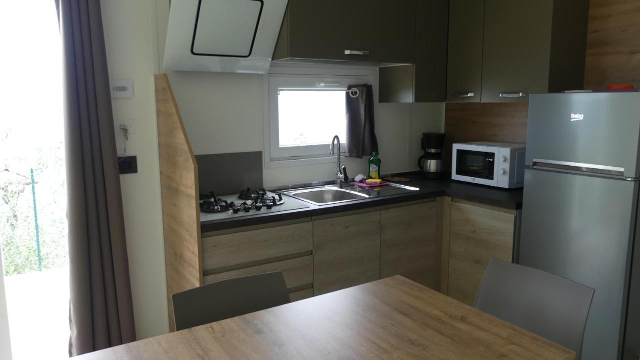 Agricampeggio Relax Maxicaravan Castelletto Di Brenzone Exterior photo